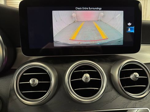 Used 2020 Mercedes-Benz GLC 300 image 17