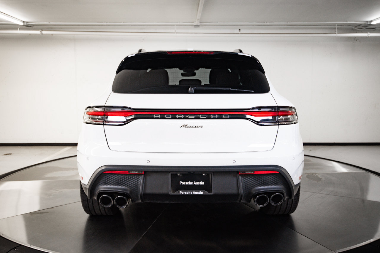 Certified 2024 Porsche Macan AWD/4WD image 6