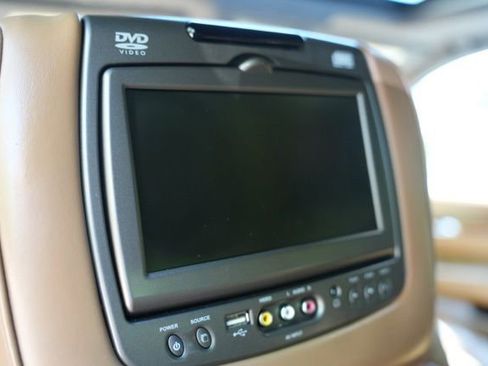 Used 2017 Cadillac Escalade Platinum AWD/4WD image 14