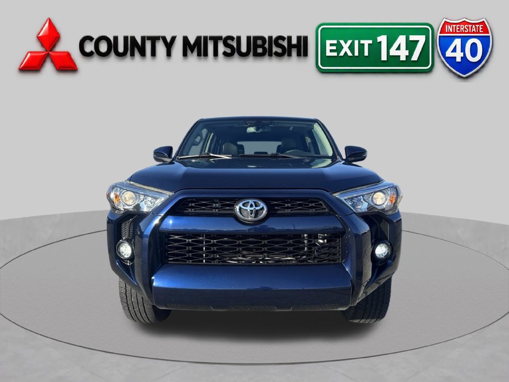 Used 2018 Toyota 4Runner SR5 Premium AWD/4WD image 2