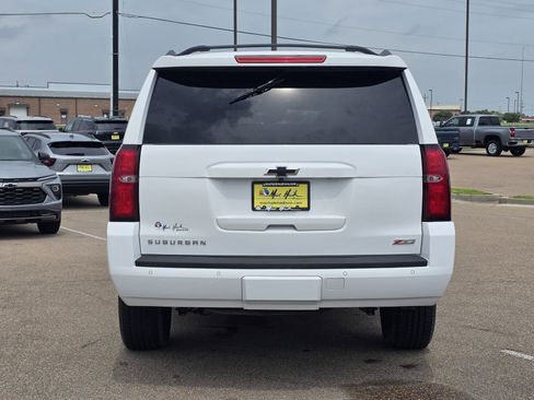 Used 2020 Chevrolet Suburban LT AWD/4WD image 6