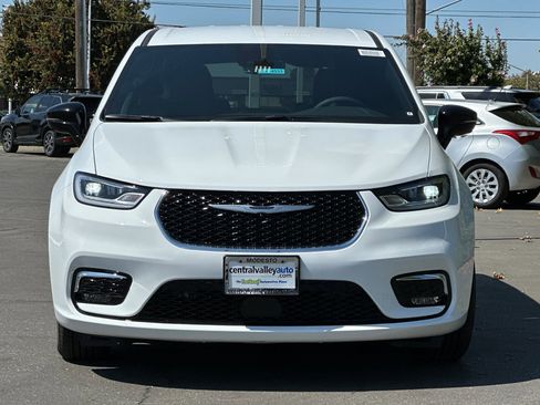 New 2026 Chrysler Pacifica Select image 9