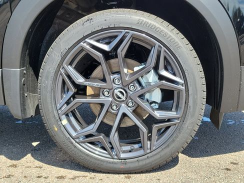 Used 2025 Nissan Kicks SR image 5