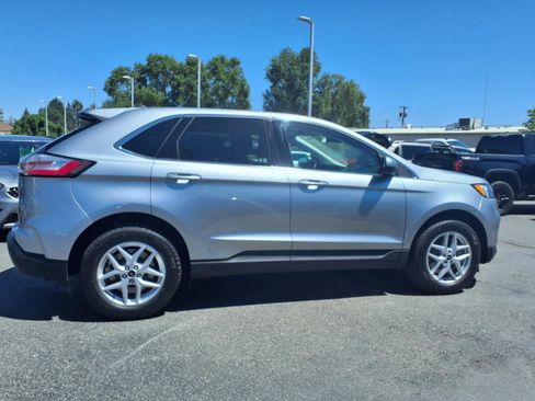 Used 2024 Ford Edge SEL image 8