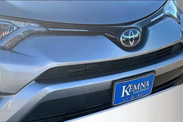 Used 2018 Toyota RAV4 XLE AWD/4WD image 31