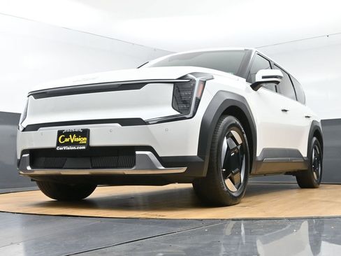 Used 2024 Kia EV9 Light RWD image 53