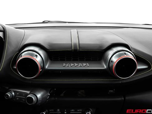 Used 2020 Ferrari 812 Superfast RWD image 31