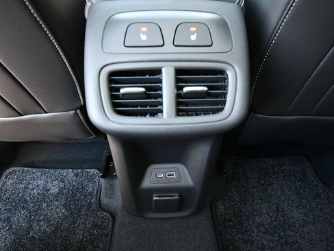 Used 2023 Buick Envision Avenir AWD/4WD image 18