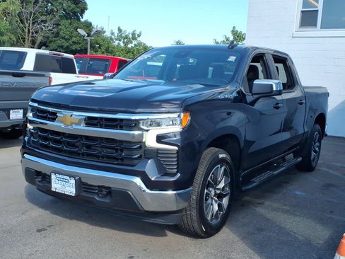 Used 2023 Chevrolet Silverado 1500 LT AWD/4WD image 3