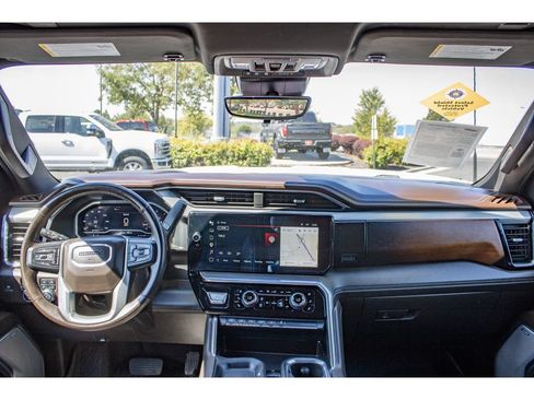 Used 2024 GMC Sierra 3500 Denali w/ Denali Reserve Package AWD/4WD image 23