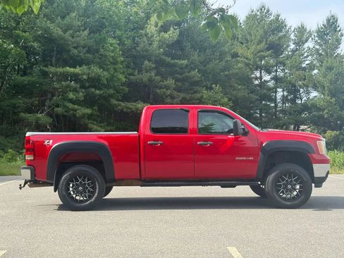 Used 2011 GMC Sierra 2500 SLE w/ SLE Preferred Package AWD/4WD image 5