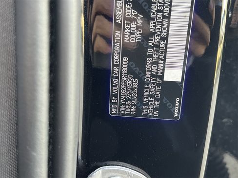 Used 2024 Volvo XC90 B6 Plus image 28