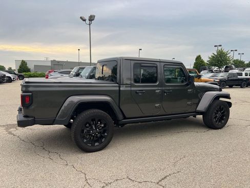 Used 2025 Jeep Gladiator Mojave AWD/4WD image 2