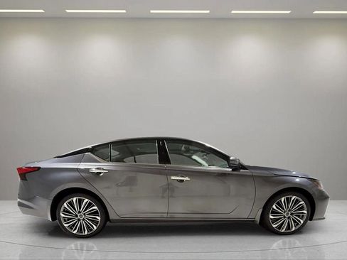 Used 2024 Nissan Altima 2.5 SL image 2