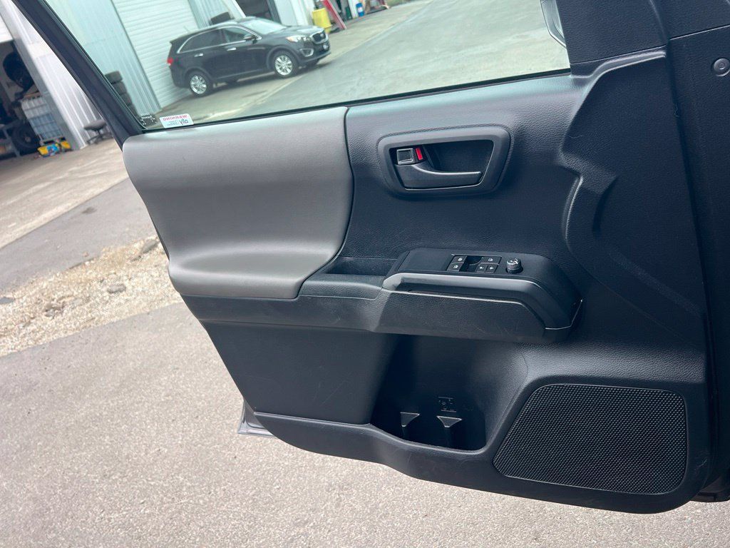 Used 2019 Toyota Tacoma SR w/ SX Package RWD image 12