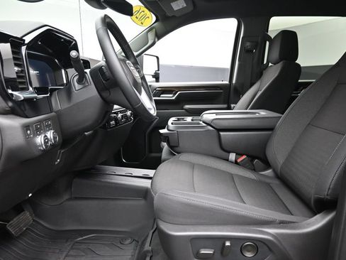 Used 2026 GMC Sierra 3500 SLE w/ SLE Value Package AWD/4WD image 16