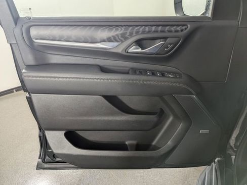 Used 2023 GMC Yukon XL Denali w/ Advanced Technology Package image 9