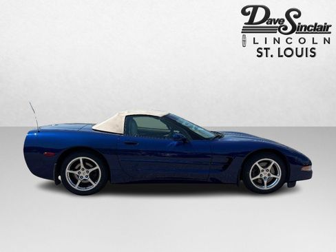 Used 2004 Chevrolet Corvette Convertible w/ Preferred Equipment Group RWD image 2