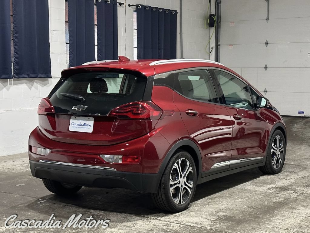 Used 2020 Chevrolet Bolt Premier w/ Infotainment Package FWD image 9