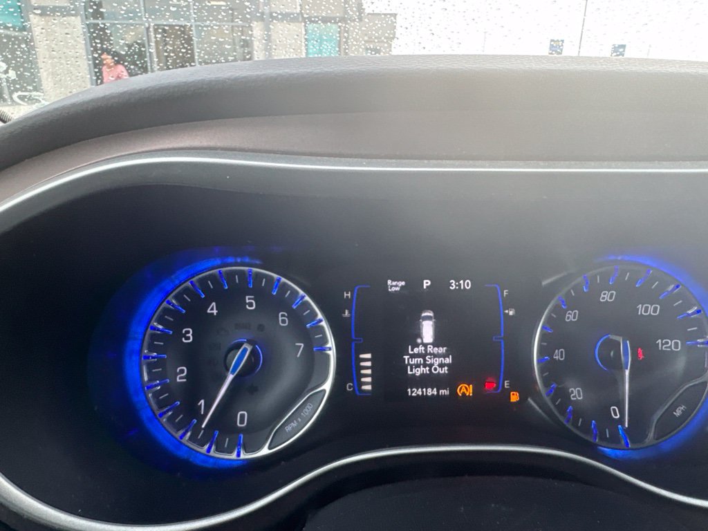 Used 2021 Chrysler Voyager Lxi FWD image 17