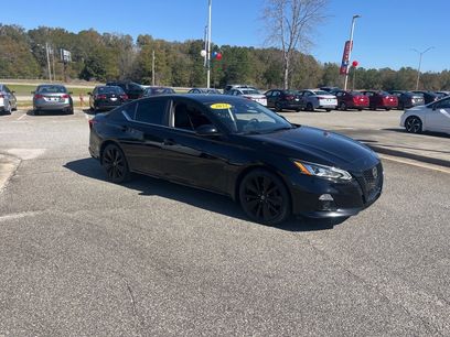 Used 2022 Nissan Altima 2.5 SR w/ Midnight Edition Package