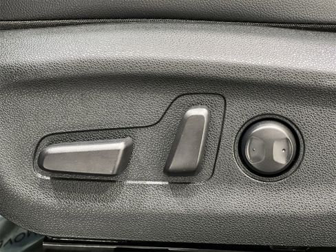 Used 2022 Kia Niro EX image 12