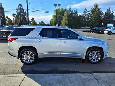Used 2018 Chevrolet Traverse Premier image 3