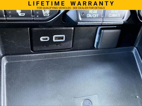 Used 2022 Chevrolet Tahoe Premier AWD/4WD image 29