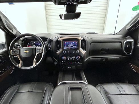 Used 2022 Chevrolet Silverado 2500 High Country w/ Technology Package image 13