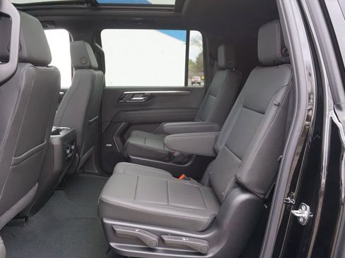 New 2026 Chevrolet Suburban Z71 image 10