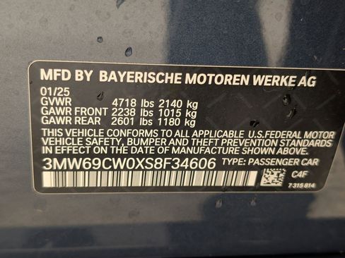 Used 2025 BMW 330i Sedan w/ Premium Package image 17