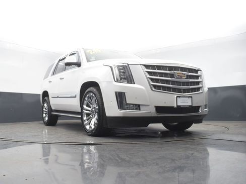 Used 2020 Cadillac Escalade Luxury w/ LPO, Radiant Package AWD/4WD image 49