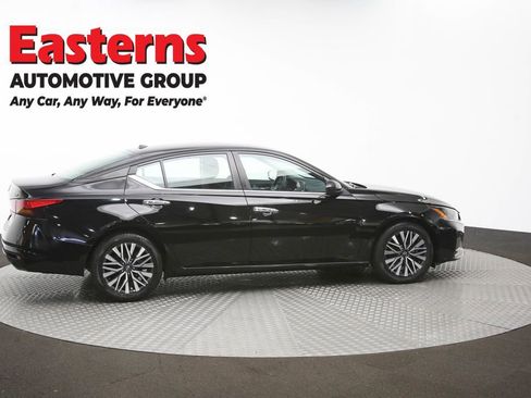 Used 2023 Nissan Altima 2.5 SV FWD image 43