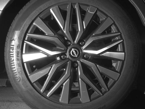 Used 2025 Nissan Altima 2.5 SV FWD image 18