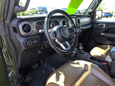 Used 2021 Jeep Wrangler Rubicon AWD/4WD image 14