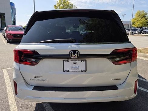 Certified 2025 Honda Odyssey Touring image 6