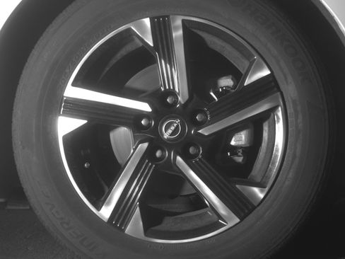 Used 2025 Nissan Sentra SV image 13