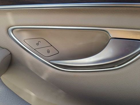 Used 2022 Mercedes-Benz GLC 300 4MATIC image 35