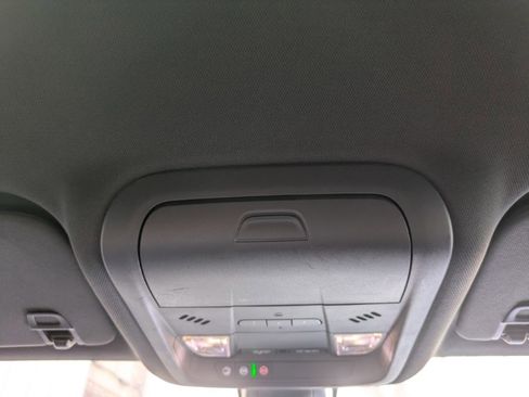 Used 2021 Chevrolet Blazer RS w/ Enhanced Convenience Package image 11