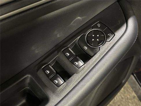 Used 2022 Ford Edge SEL w/ Convenience Package image 7