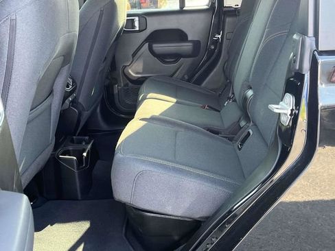 Used 2024 Jeep Gladiator Sport AWD/4WD image 15