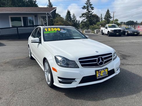 Used 2014 Mercedes-Benz C 250 Sedan image 29