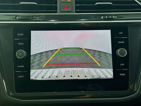Used 2024 Volkswagen Tiguan SE FWD image 22