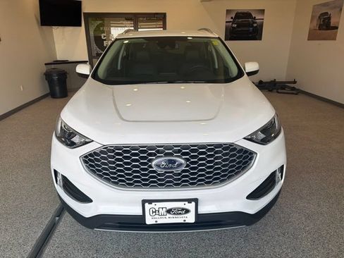 Used 2024 Ford Edge SEL w/ Convenience Package AWD/4WD image 2