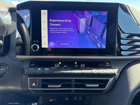 Used 2025 Toyota Camry SE w/ Convenience Package image 13