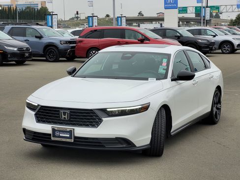 Certified 2024 Honda Accord Sport image 9