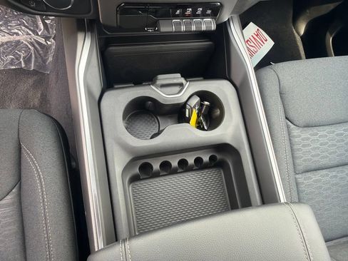 New 2026 RAM 1500 Big Horn AWD/4WD image 14