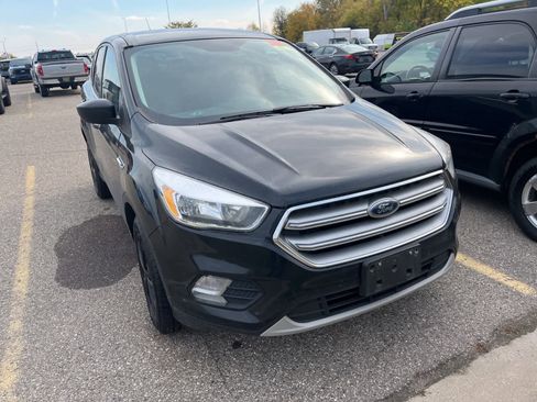 Used 2017 Ford Escape SE image 21