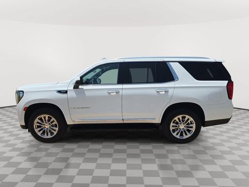 Used 2022 GMC Yukon SLT w/ SLT Luxury Package AWD/4WD image 4