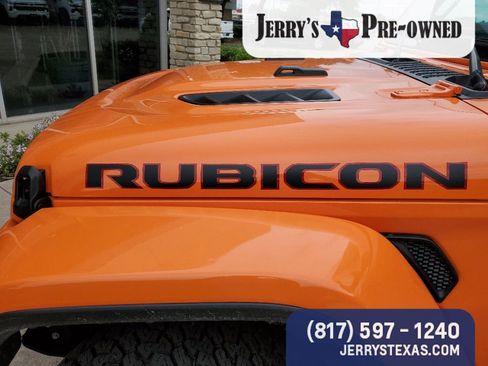 Used 2025 Jeep Gladiator Rubicon w/ Convenience Group AWD/4WD image 4